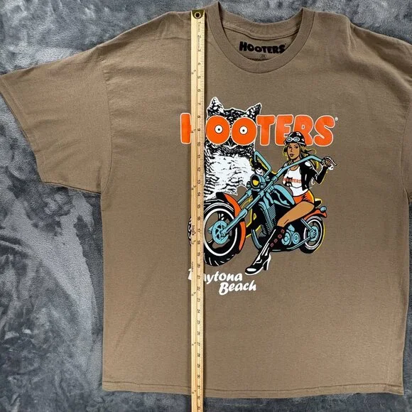 Hooters Daytona Beach T Shirt Men 2XL Tan Biker Graphic Owl Motorcycle USA NWOT - Picture 6 of 6